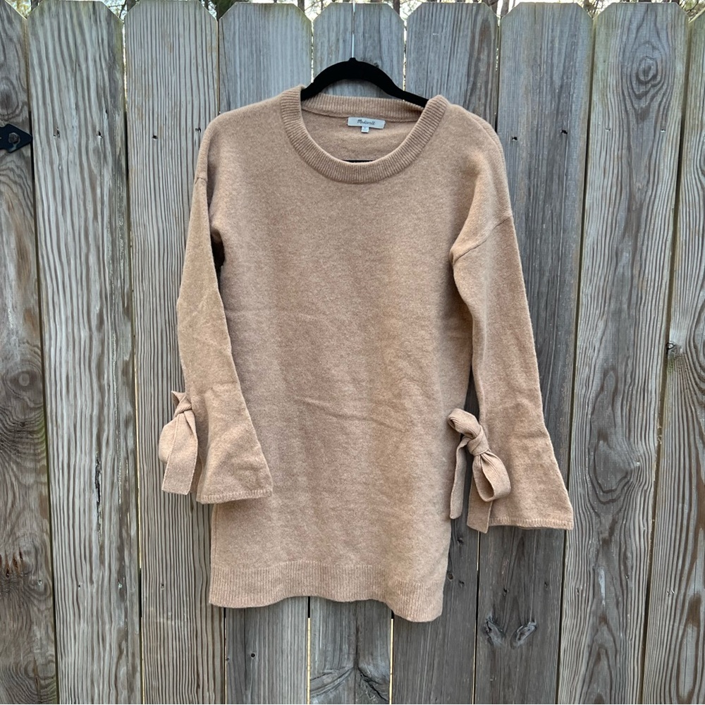 MADEWELL 100 percent Merino Wool Sweater with cuff ties size Small